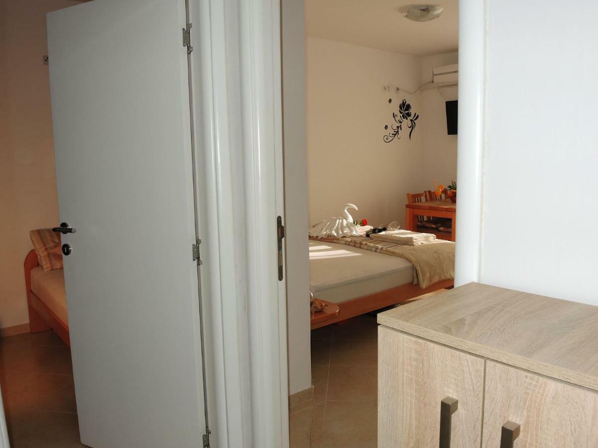 Iva Apartmani Tribalj Exteriér fotografie