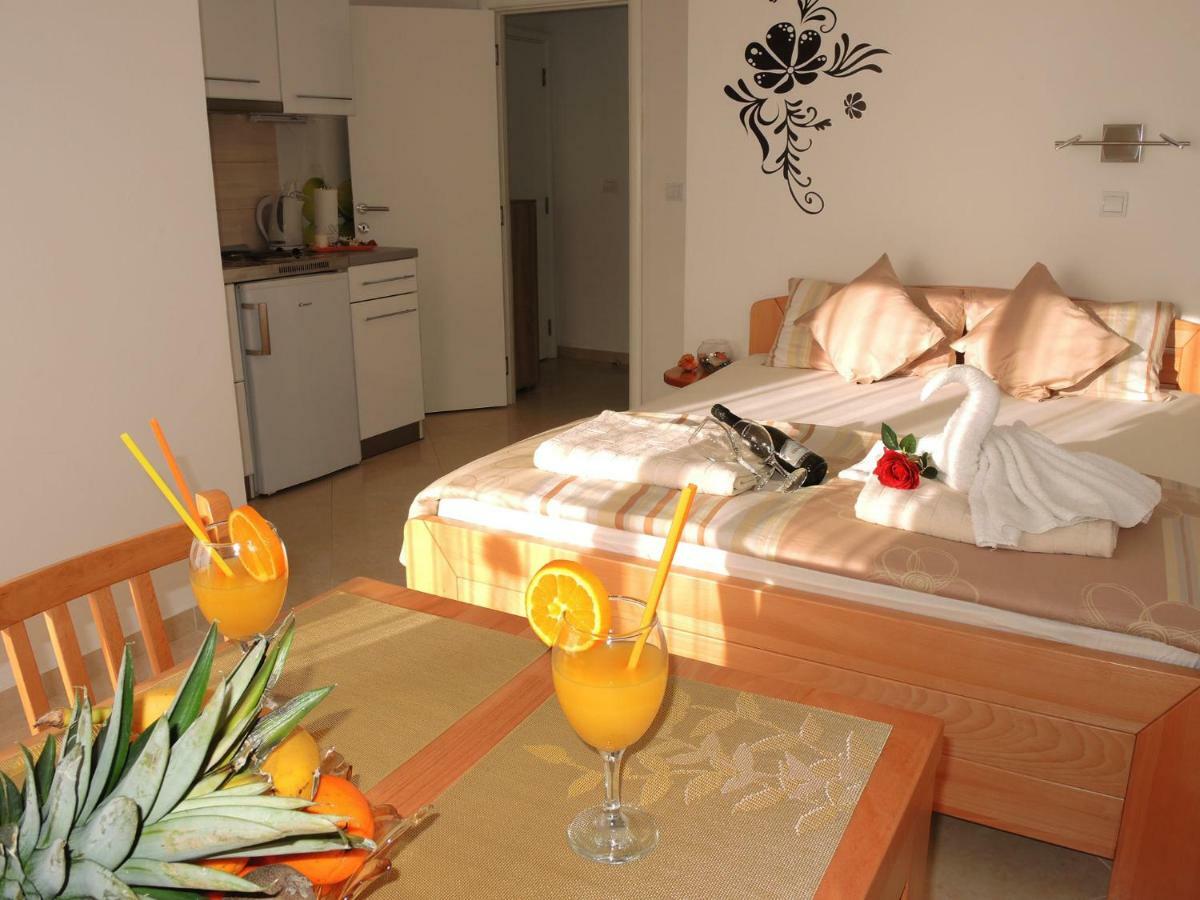 Iva Apartmani Tribalj Exteriér fotografie