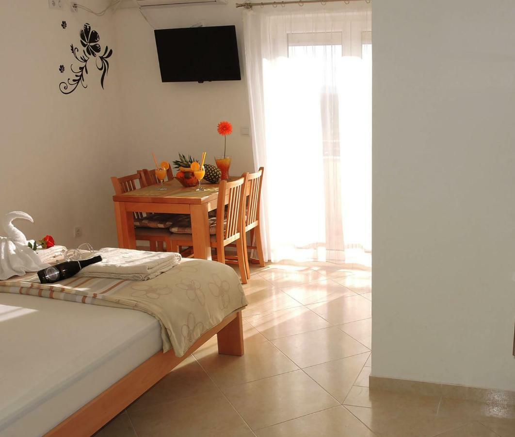 Iva Apartmani Tribalj Exteriér fotografie