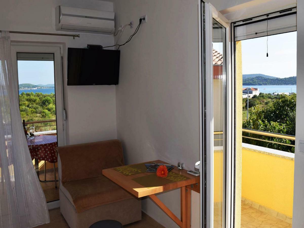 Iva Apartmani Tribalj Exteriér fotografie