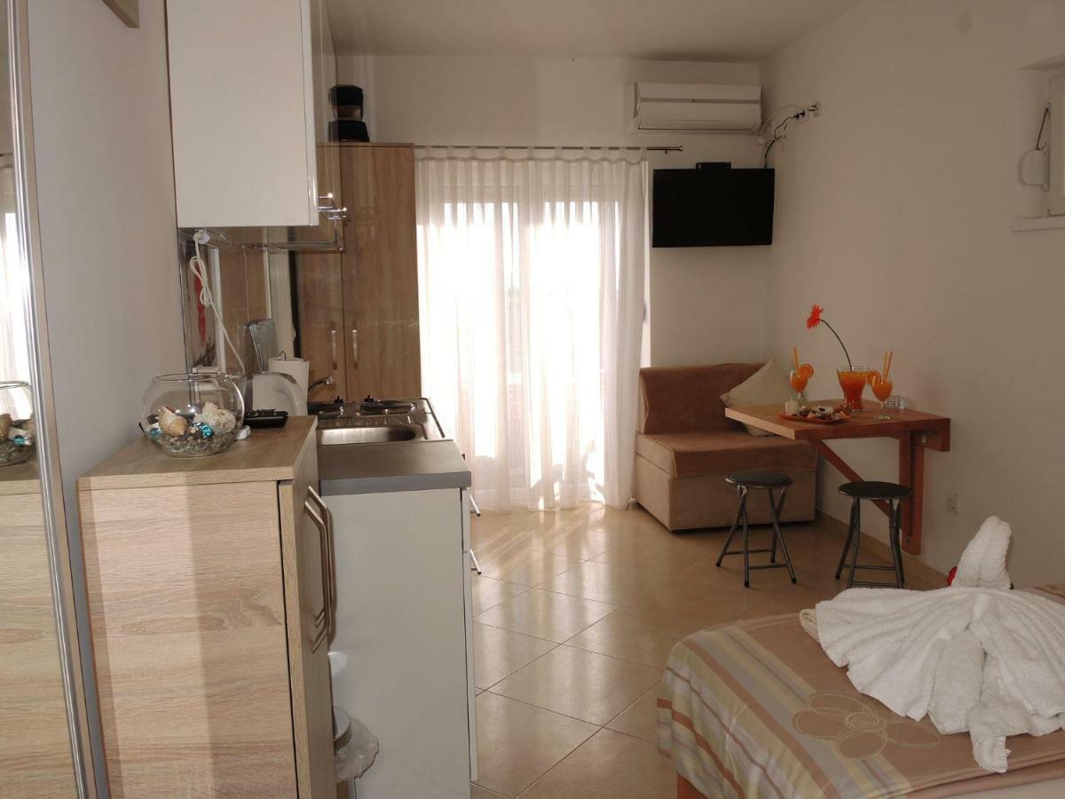Iva Apartmani Tribalj Exteriér fotografie