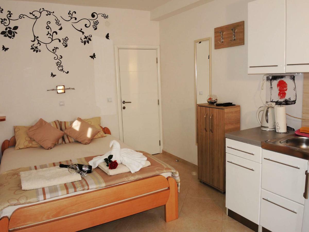 Iva Apartmani Tribalj Exteriér fotografie