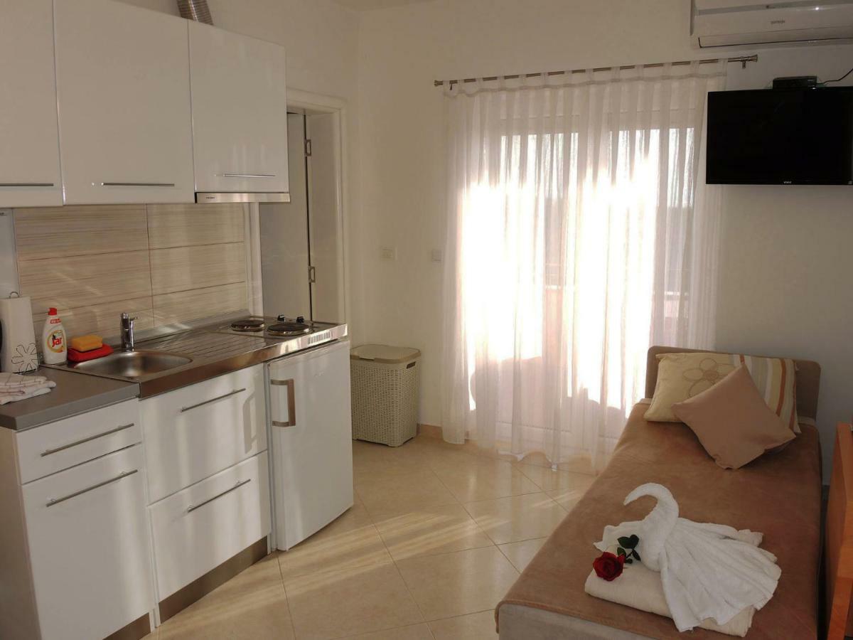Iva Apartmani Tribalj Exteriér fotografie